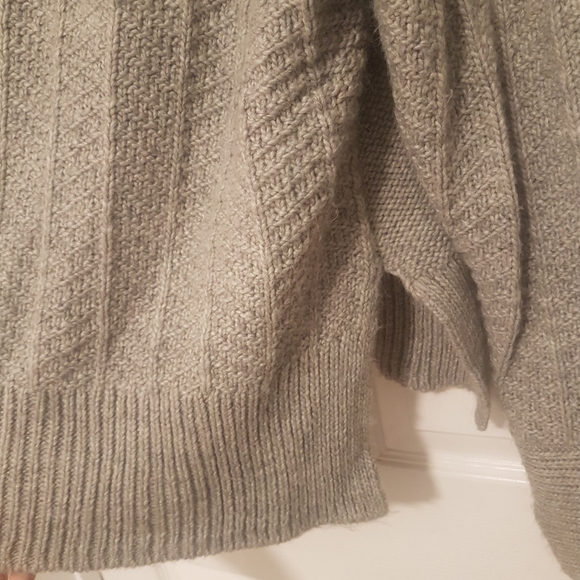 H&M Grey Sweater - Picture 5 of 10
